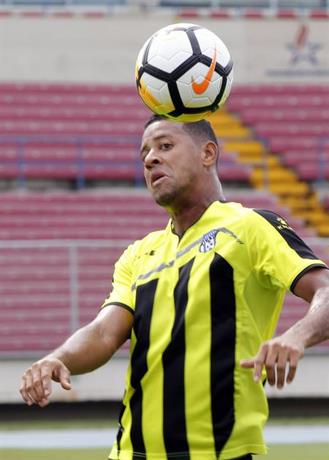 Dominicano que dejó el béisbol y triunfa en el fútbol Dominicano que dejó el béisbol y triunfa en el fútbol