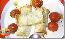 Cannellone di grano saraceno con pollo, fonduta di caciotta e pomodorini
