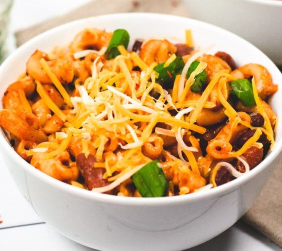 ONE POT VEGETARIAN CHILI MAC #veggies #dinner