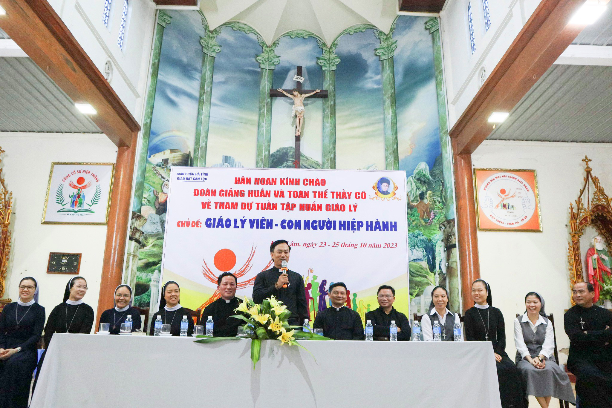 Giáo hạt Can Lộc: Tập huấn giáo lý viên năm học 2023 – 2024