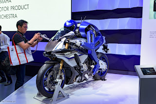 Yamaha MOTOBOT .. Robot Keren Layaknya Valentino Rossi