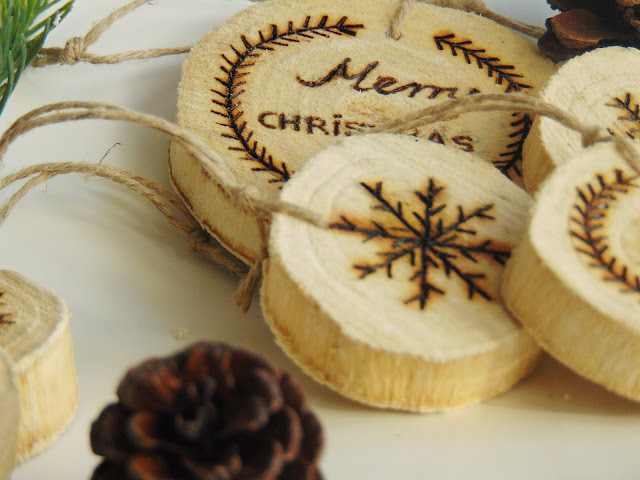 Wood Slice Christmas Ornaments DIY