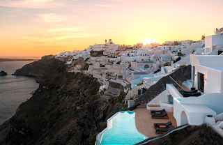 Caldera suites in Oia Santorini