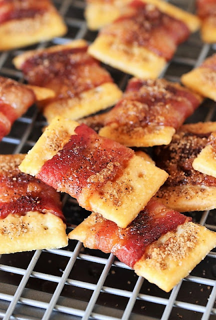 Sweet-&-Spicy Bacon Crackers image