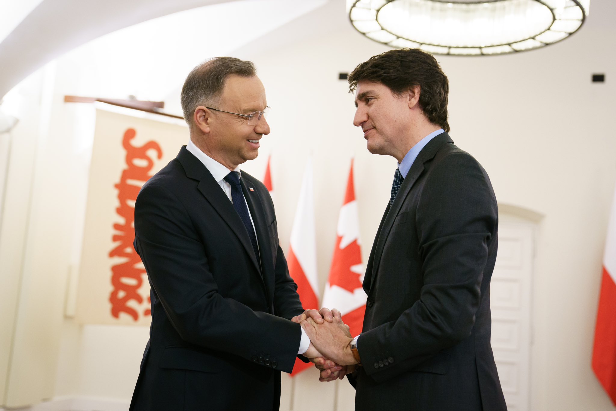 Prime Minister of Canada, Justin Trudeau (r) and President of Poland, Andrzej Duda
