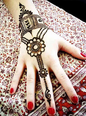 Straightforward Mehndi designs