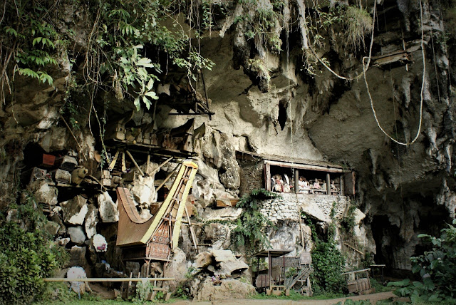 Сулавеси Лонда, пещеры