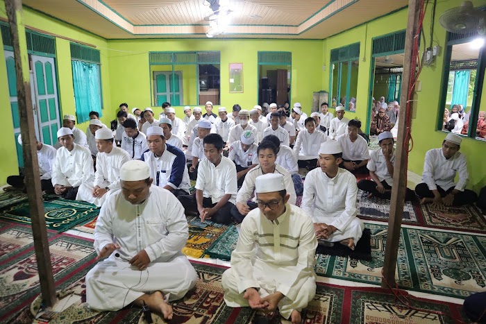 SMAN 10 Banjarmasin Gelar Salat Hajat, Salat Duha, dan Khataman Alquran bagi Siswa Kelas XII TP 2023/2024 