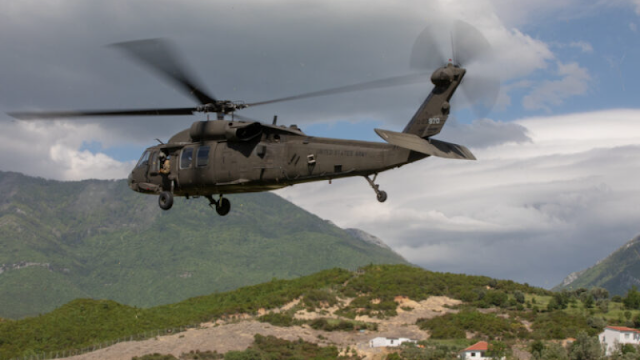 Η Αλβανία ζητά επιπλέον ελικόπτερα από τις ΗΠΑ