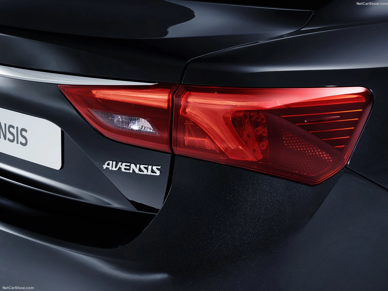 Hình ảnh xe ô tô Toyota Avensis 2016 & nội ngoại thất