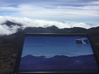 les trails dans le volcan Haleakawa