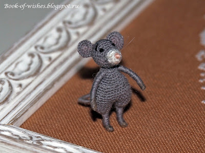 crochet tiny mouse
