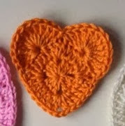 PATRON GRATIS APLIQUE CORAZON DE CROCHET 3528