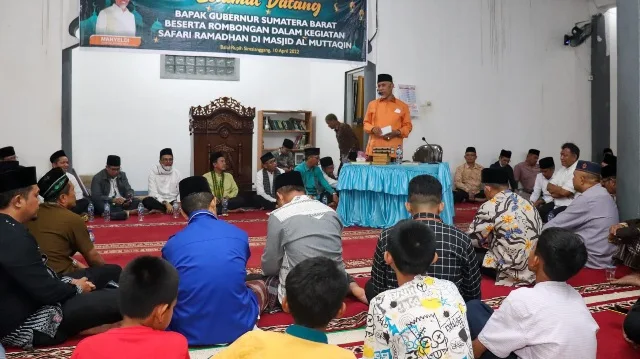 Safari Ramadan di Masjid Al Muttaqin 1928, Gubernur Mahyeldi Ajak Masyarakat Siapkan Generasi Taqwa