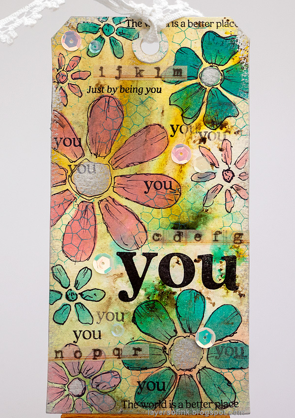 Layers of ink - Doodle Flowers Tag Tutorial by Anna-Karin Evaldsson.