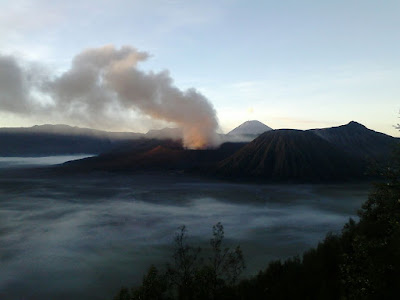 Tips Wisata ke BromoTips Wisata ke Bromo - Traveller tips info and tips Bromo Crater East Java