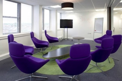 10 Examples of Modern Meeting Room Tables