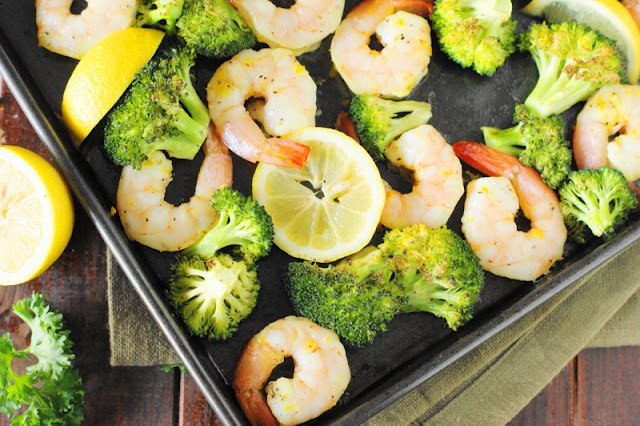 With exactly a lilliputian tossing of ingredients together Roasted Shrimp & Broccoli Sheet Pan Supper