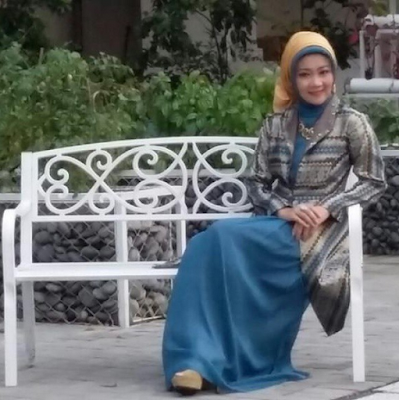 Gaya Hijab Cantik Formal ala Atalia Ridwan Kamil