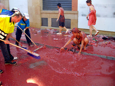 Tomatina Tomato Fight 2010 Seen On www.coolpicturegallery.net