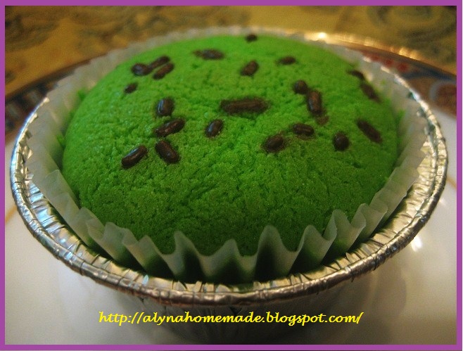 Alyna's Recipes And Stories: KEK CAWAN PANDAN