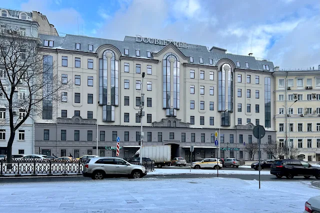 Никитский бульвар, гостиница DoubleTree by Hilton Moscow Arbat