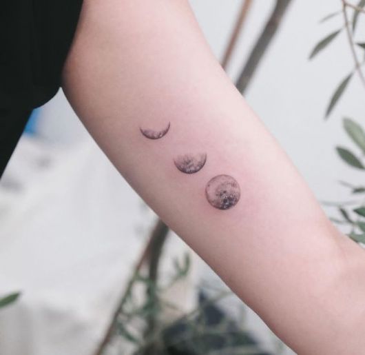 tatuagens femininas da lua