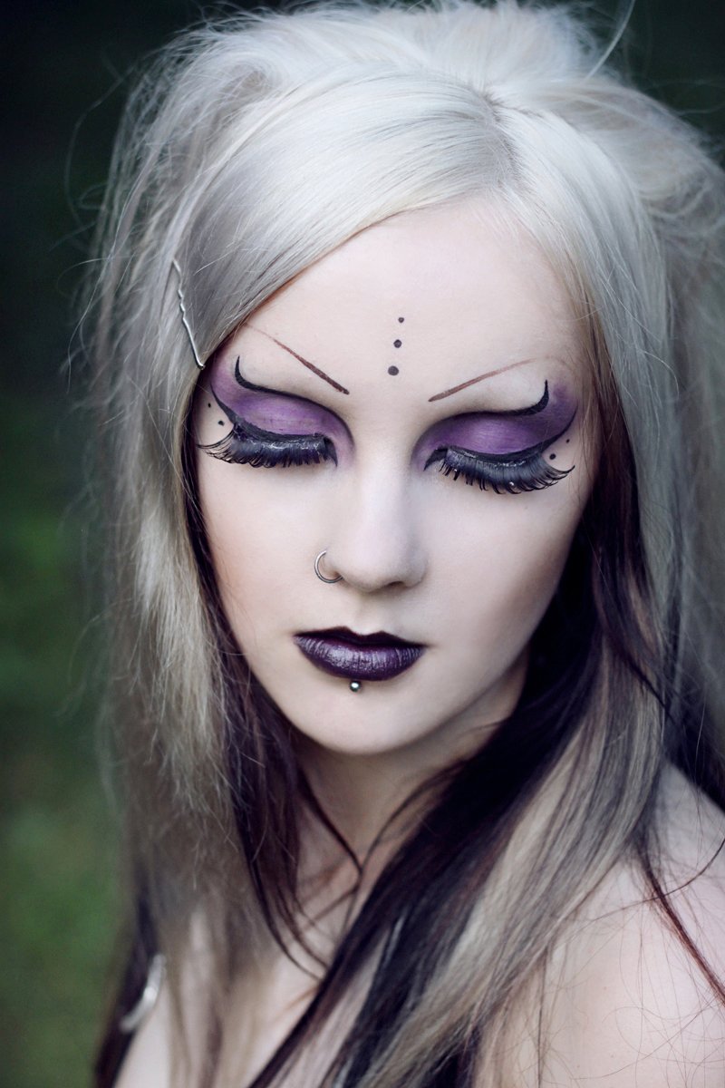 MAKE UP GHOTIC INSPIRASI SENI