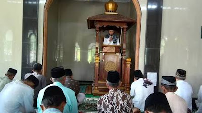 DMI Minta Buka Masjid, Salat Jumat Bisa 2 Gelombang