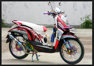 Modifikasi Stiker Scoopy Thailand