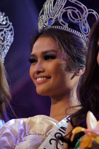 Bb Binibining Pilipinas 2012 winner Janine Tugonon Katrina Dimaranan Nicole Schmitz