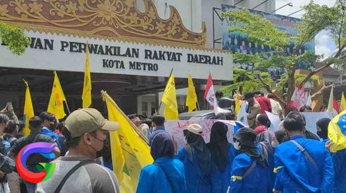 Ketua DPRD Kota Metro Respon Positif Tuntutan Demonstran Mahasiswa