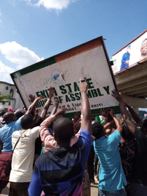 #EndSARS: Peaceful Protesters Whisked Away Ekiti State House Of Assembly Signpost