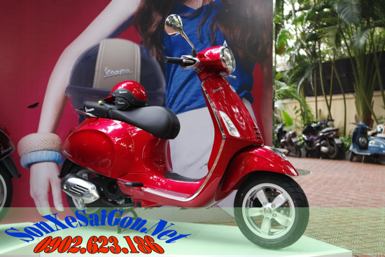 Sơn xe Vespa Primavera màu đỏ anh đào