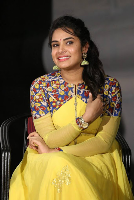 Telugu actress hot images Hariteja