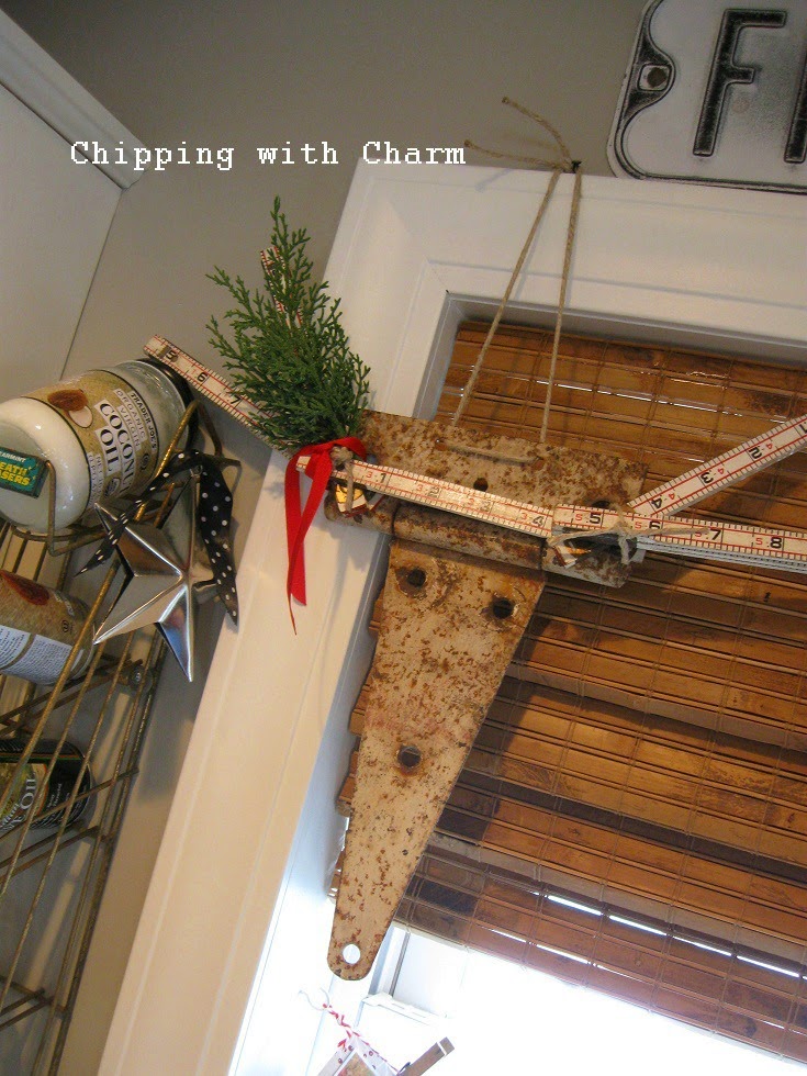 Chipping with Charm: Repurposed Hinge Deer...http://www.chippingwithcharm.blogspot.com/