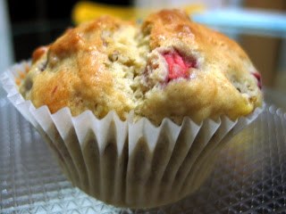 How to make Banana Strawberry Muffins