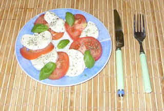 Mozzarella z pomidorami