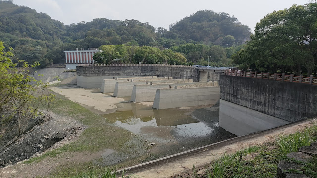 鯉魚潭水庫 - 鋸齒溢洪道