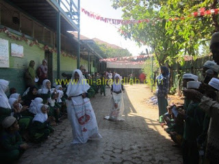 Lomba Balap Karung Peringatan HUT RI ke 71