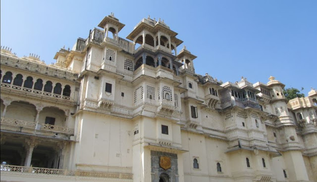 10 Best Places to Visit in Udaipur - उदयपुर में घूमने की 10 सबसे अच्छी जगह 