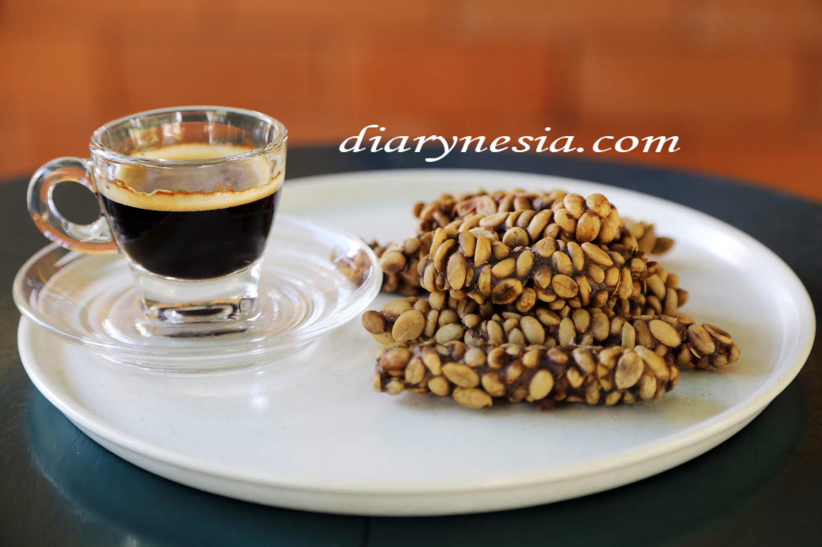 Enjoy Indonesia Coffe Shops, popular coffee beans from indonesia, indonesian cuisine, diarynesia