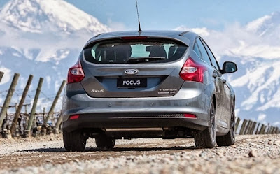 carro novo Focus 2014 - Ford - traseira