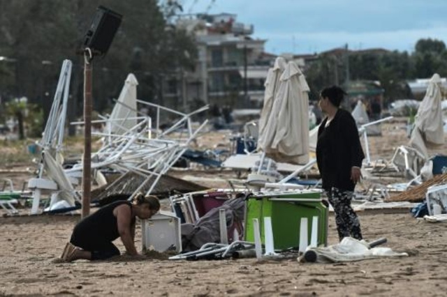 MUNDO: Siete personas murieron, entre ellas seis turistas extranjeros a causa de un tornado con granizo en Grecia.