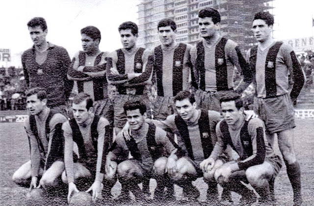 C. F. BARCELONA. Temporada 1963-64- Sadurní, Benítez, Olivella, Eladio, Gensana, Montesinos. Zaballa, Pereda, Ré, Fusté y Vicente. REAL VALLADOLID DEPORTIVO 2 🆚 C. F. BARCELONA 0. Domingo 16/02/1964, 16:30 horas. Campeonato de Liga de 1ª División, jornada 21. Valladolid, estadio Municipal de Zorrilla. GOLES: ⚽1-0: 10’, Rodilla. ⚽2-0: 75’, Rodilla.