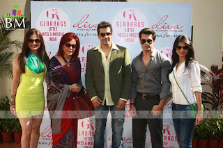 Veena Malik & Maureen Wadia at Derby Pictures