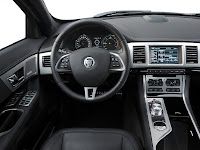 Review : Jaguar XF 2012