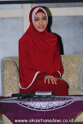  Jilbab  Lebar Ala Oki  Setiana  Dewi 