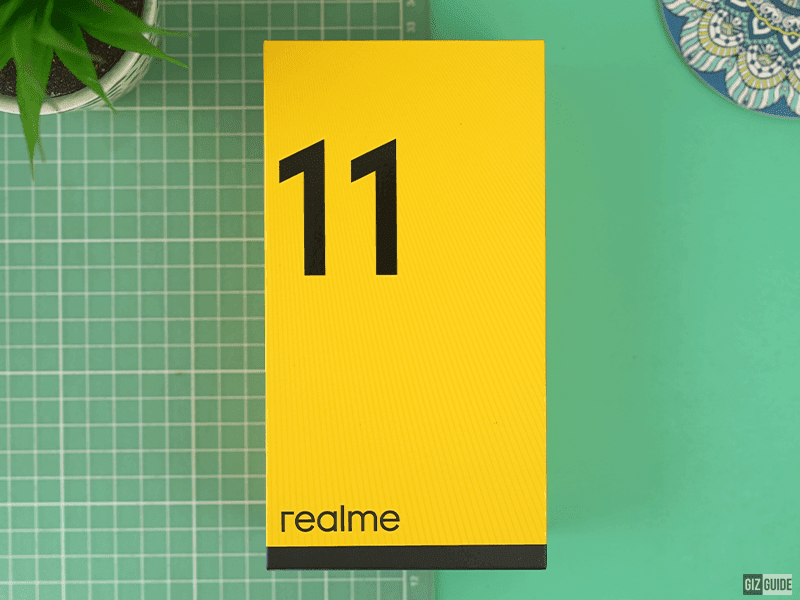 realme 11's box