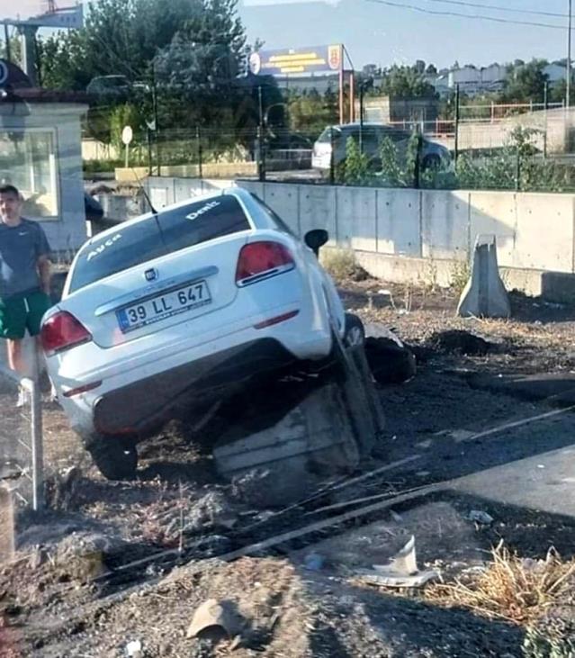 Lüleburgaz Büyükkarıştıran Beldesi Jandarma Karakolu önünde Trafik kazası 